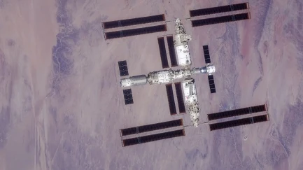 Astronotlar Uzayda Mahsur Kaldı!