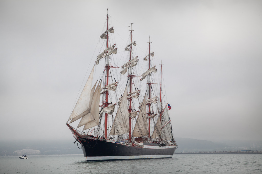stock-photo-old-ship-sailing-in-the-sea.jpeg